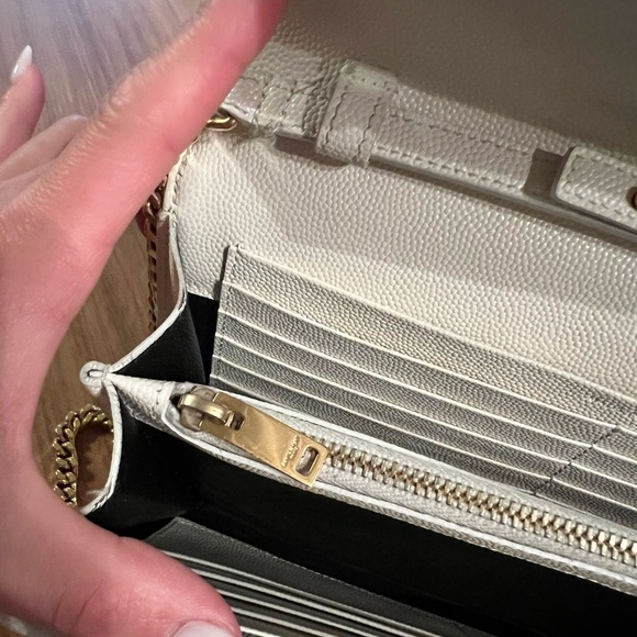 Saint Laurent Cassandre Chain Wallet - Picture 7 of 14